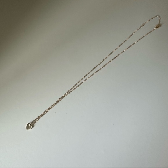 Simple Modern Gold-Tone Heart Pendant on Chain Necklace LA CN - Picture 3 of 5